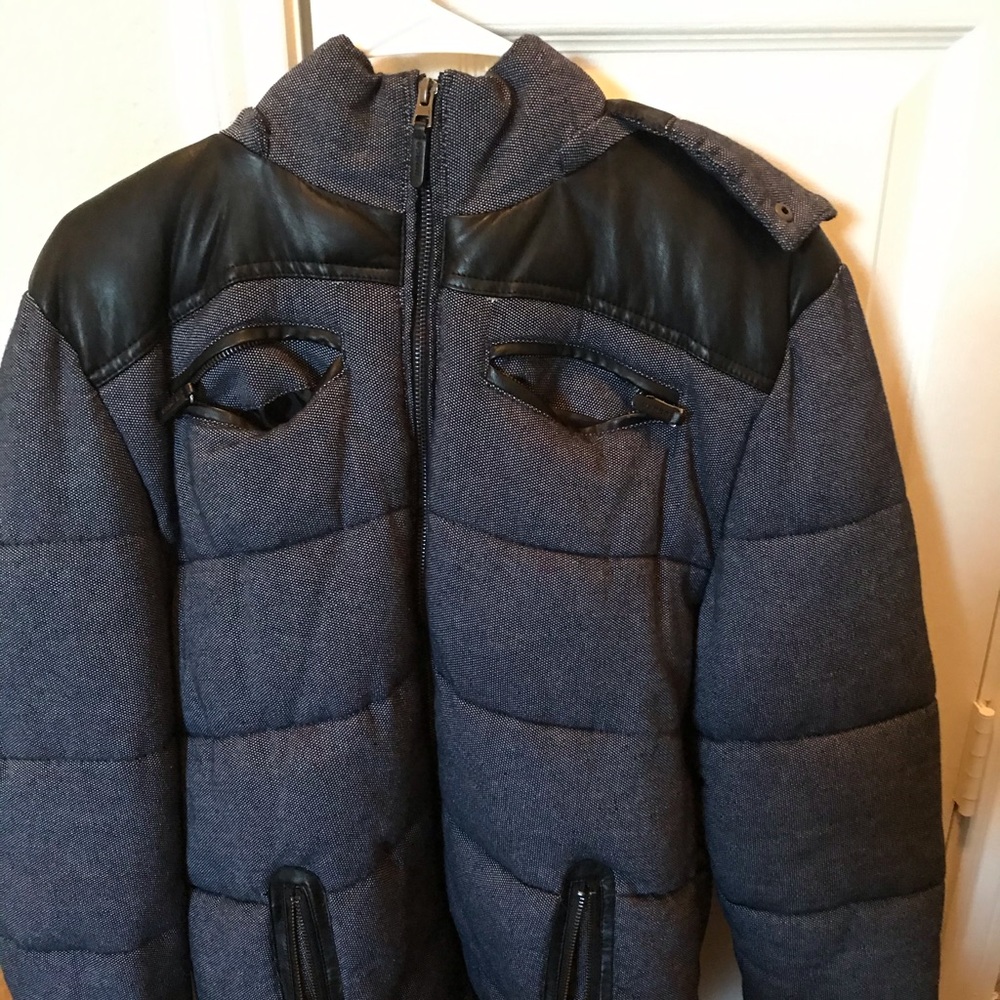 Men Guess jacket with hoodie